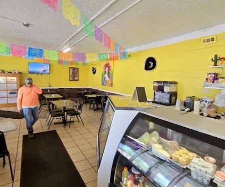 La Mexicana Restaurant & Bakery