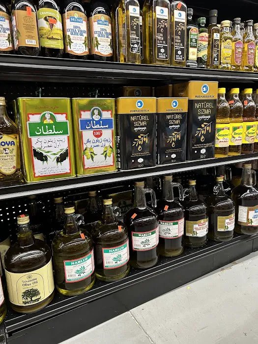 Mytown halal market and restaurant Picture 2