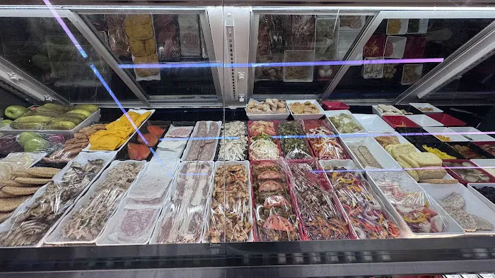 Mytown halal market and restaurant Picture 1