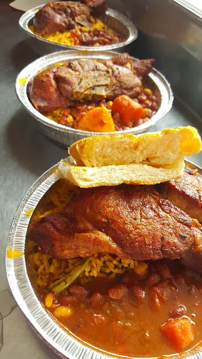 Snappy Dawgs Gourmet Street Food Picture 3