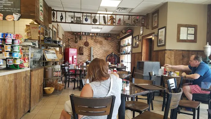 Dugan’s Sandwich Shop Picture 8