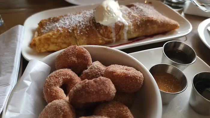 Me & You Restaurant Picture 2