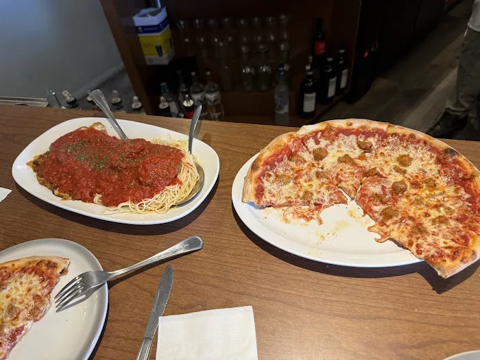 Paradise Restaurant Picture 10