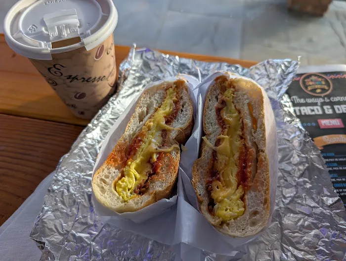 The Wayo's Corner Taco and Deli Picture 2