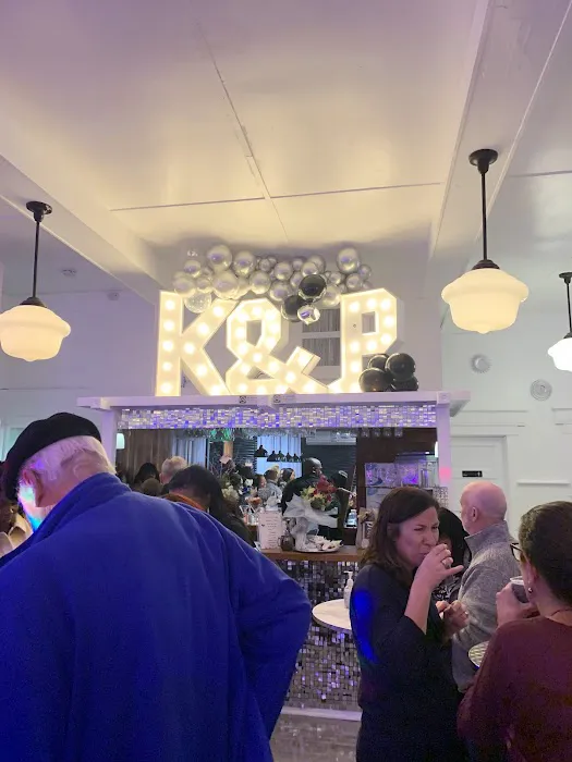 K&P Lounge Picture 2