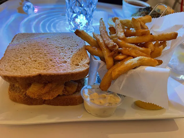 K&P Lounge Picture 6