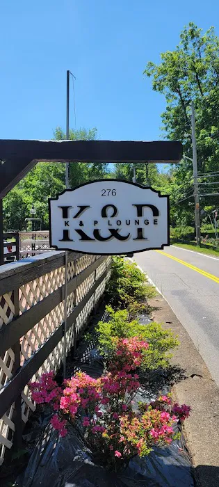 K&P Lounge Picture 5