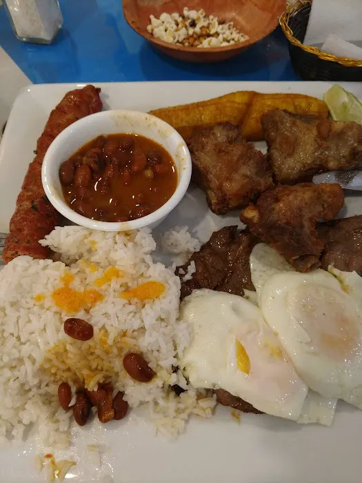 El Sabor Costeño Picture 2