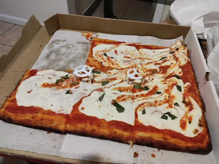 Queen Pizza II Picture 8