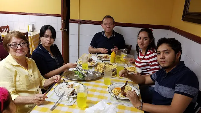 Elm Street Barbecue Picture 3