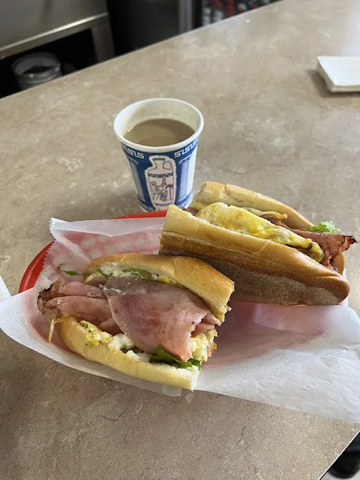 Leo's Café & El Guame Restaurant Picture 10