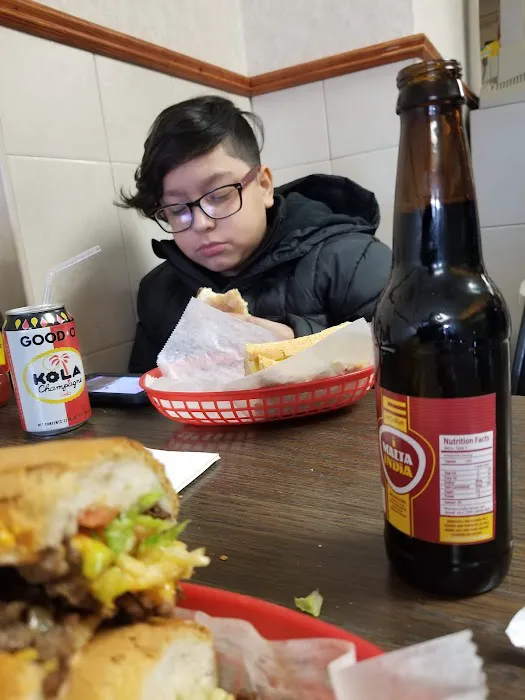 Leo's Café & El Guame Restaurant Picture 5