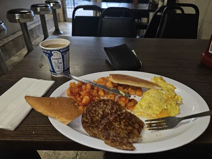 Leo's Café & El Guame Restaurant Picture 7