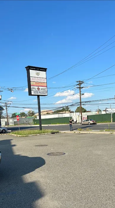 Aunty Lizzy's Oseikrom Restaurant and African Market Picture 3