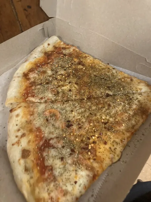 Nico's Halal Pizzeria & Fried Chicken Picture 2