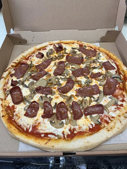 Nico's Halal Pizzeria & Fried Chicken Picture 6