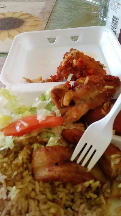 Carlos Kitchen Picture 5