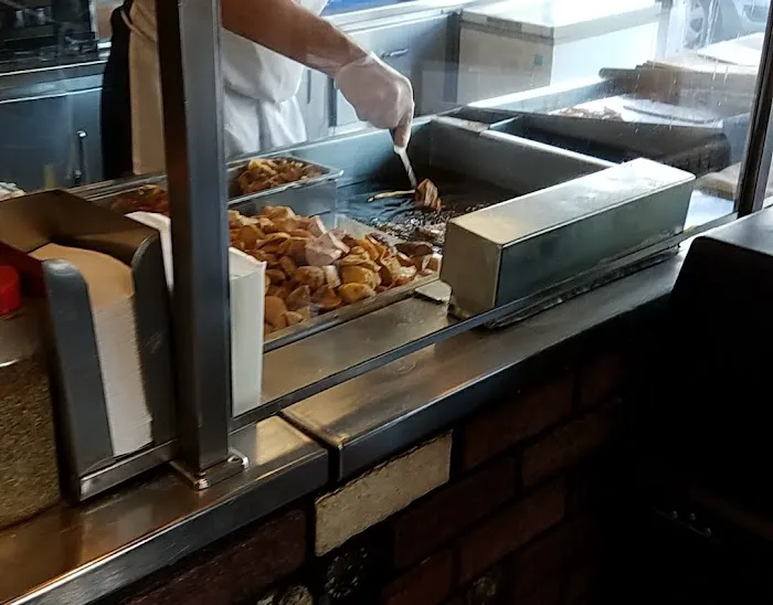 Dickie Dee's Picture 3