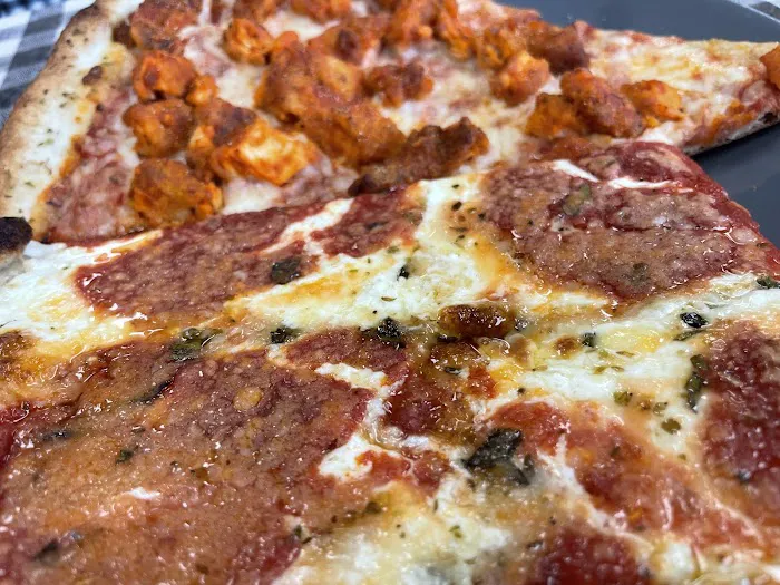 Manny's Pizza Picture 2