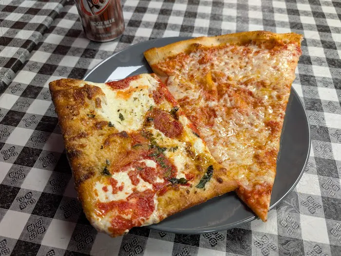 Manny's Pizza Picture 6