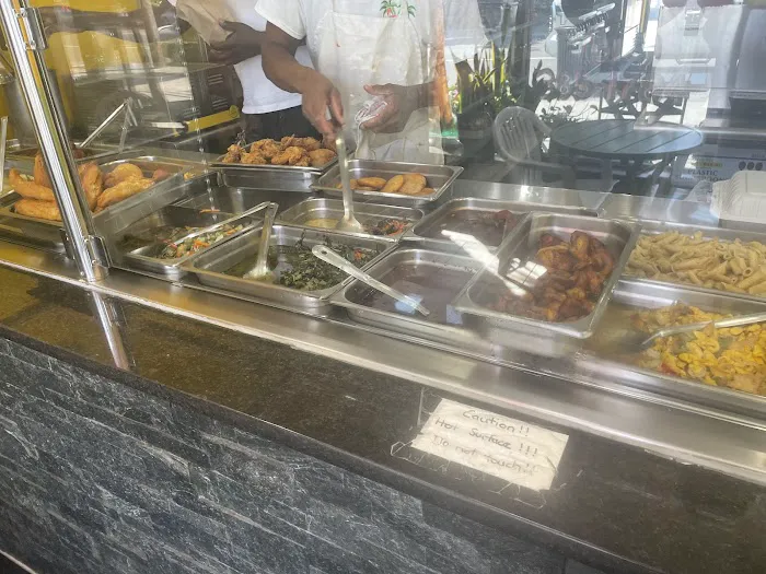 Island style jerk restaurant Picture 5