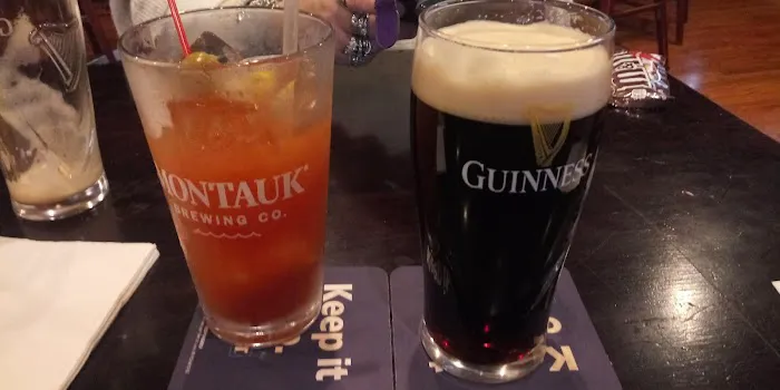 Shamrocks Bar & Grill Picture 6