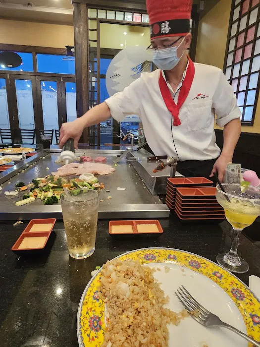 Mt. Fuji Japanese Sushi & Hibachi Restaurant Picture 10