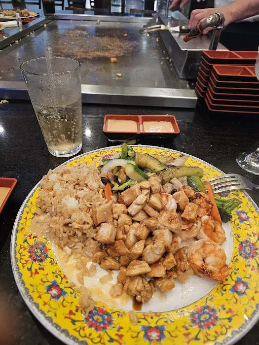 Mt. Fuji Japanese Sushi & Hibachi Restaurant Picture 7
