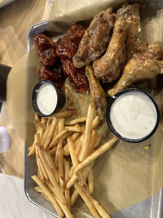 Buffalo Wild Wings Picture 5