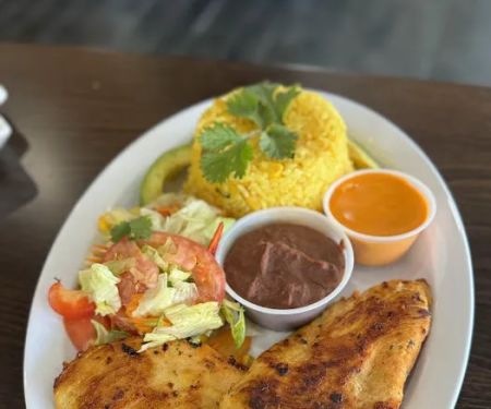 El Buen Sabor Deli Restaurant