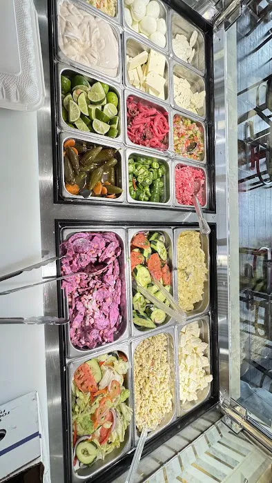 El Buen Sabor Deli Restaurant Picture 2