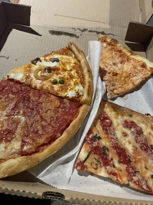 Village Maria Pizzeria Picture 10