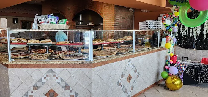 Riuniti Pizzeria & Restaurant Picture 2