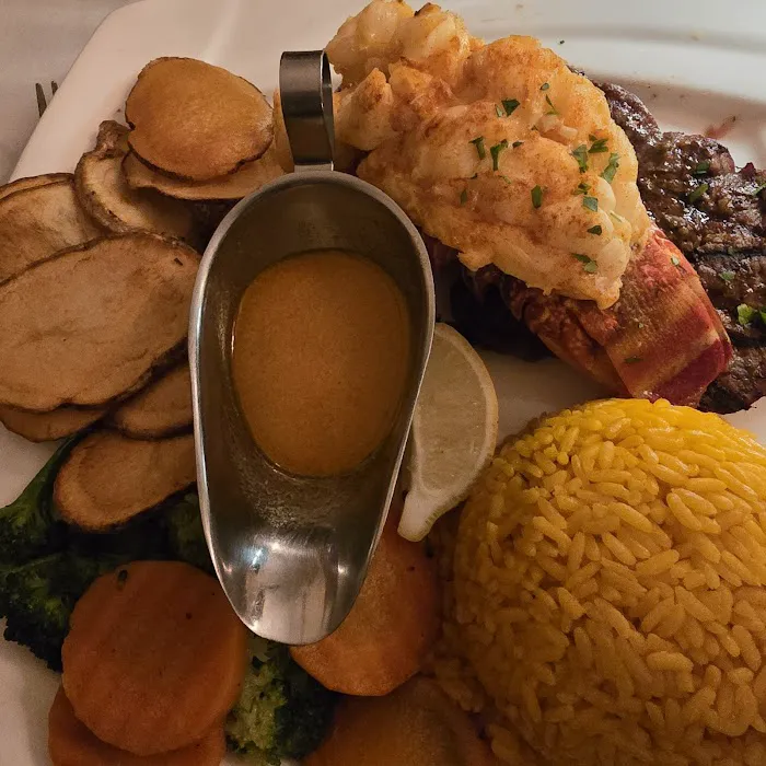 Santini Seafood and Steakhouse Picture 6