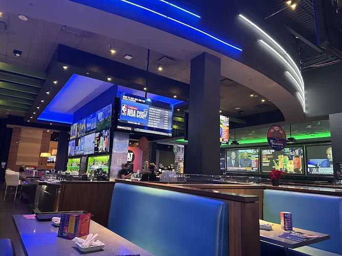 Dave & Buster's Staten Island Picture 5