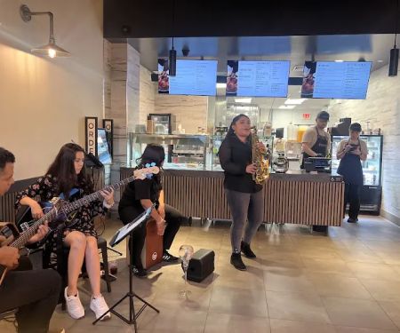 La Criolla - Peruvian Sandwich & Rotisserie Chicken