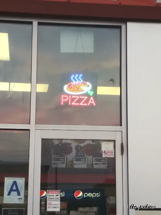 Archie’s Famous Pizza Picture 4