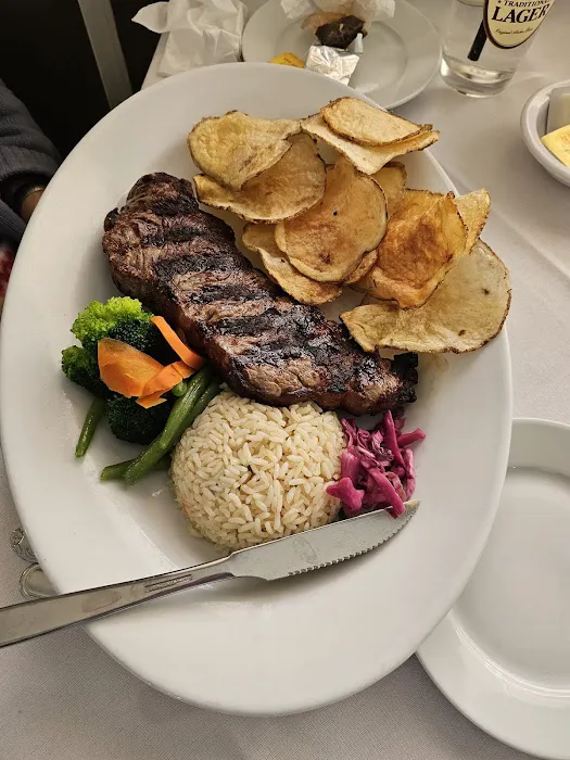 Chateau Madrid Restaurant & Bar Picture 6