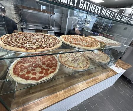 Leandro's Pizza + Kitchen