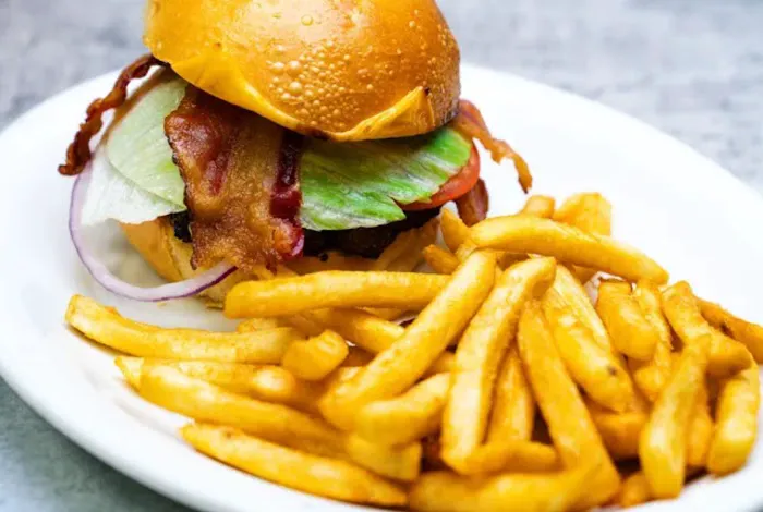 Leandro's Pizza + Kitchen Picture 3