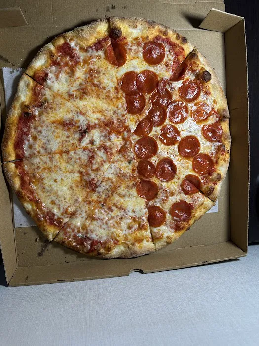 Verde's Pizza & Pasta House Picture 3