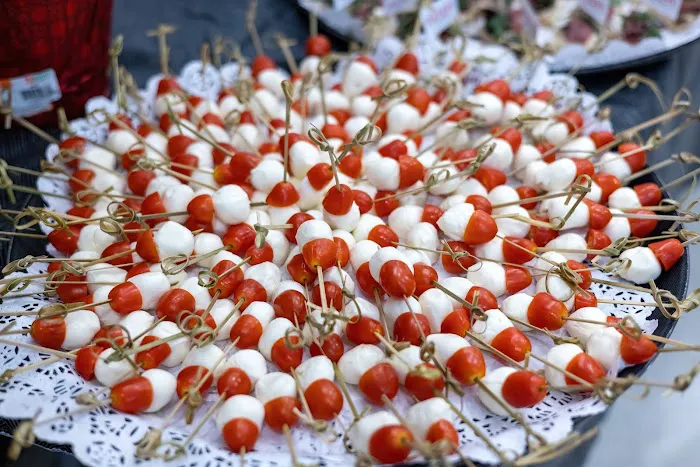 Eatery Cafe Kitchen Picture 4