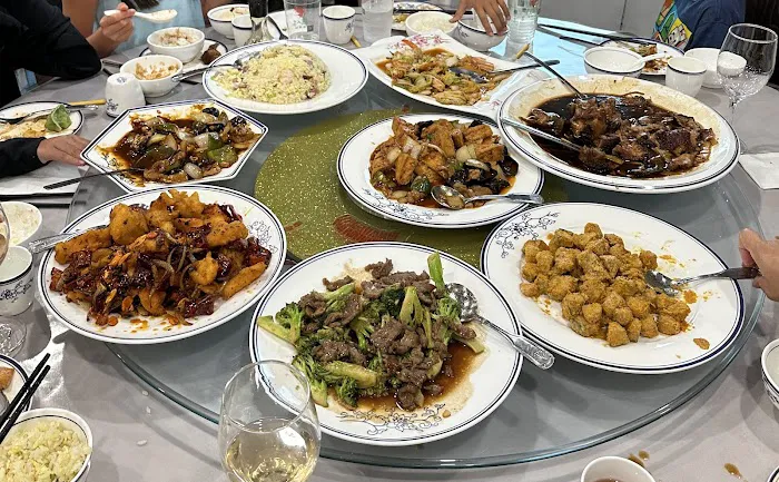 M&T Restaurant Picture 8