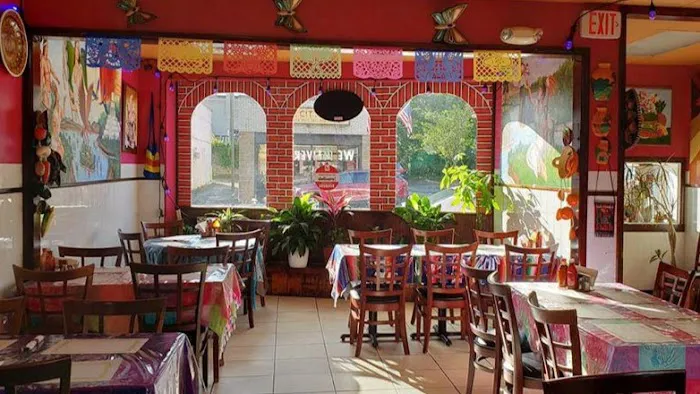 Los Carnales Mexican Restaurant Picture 3