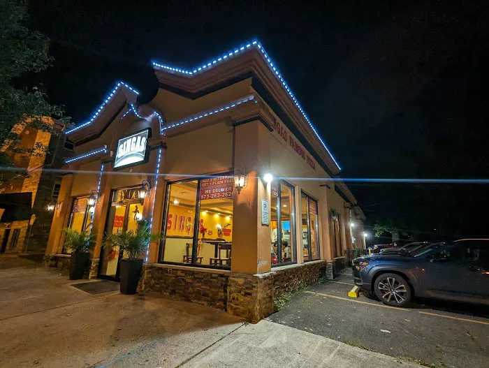 Singas Famous Pizza Picture 3