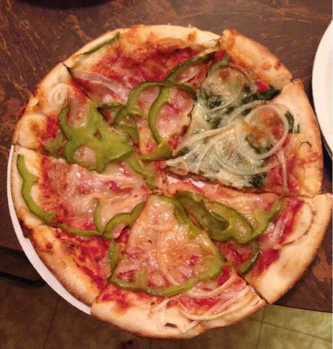 Singas Famous Pizza Picture 10