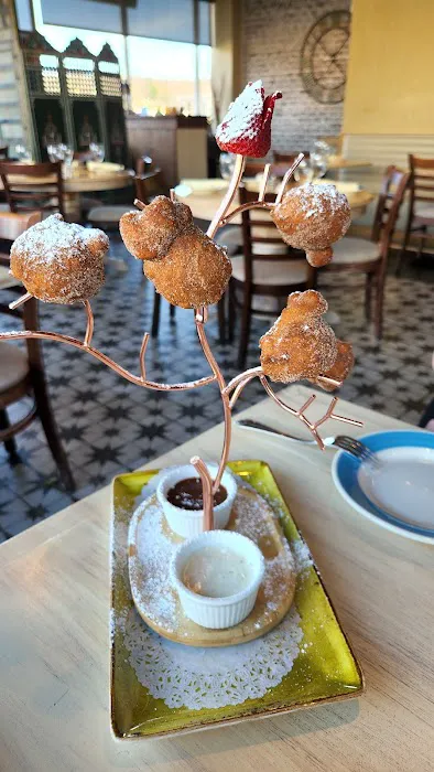 Mezza Livingston Picture 1