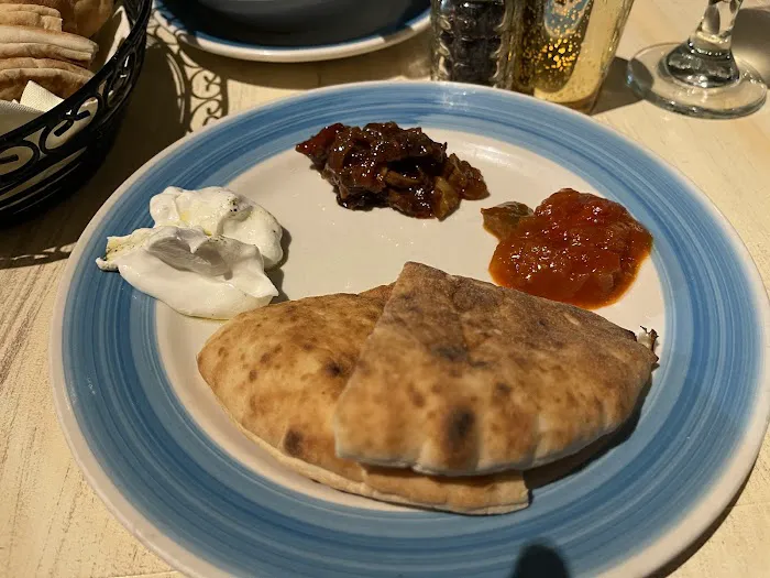 Mezza Livingston Picture 7