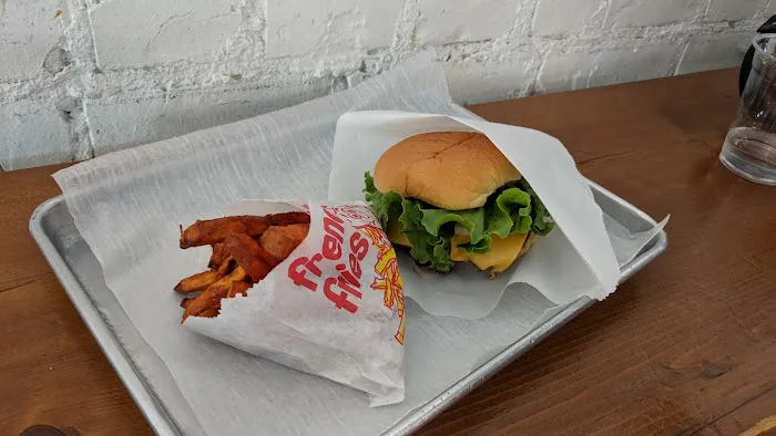 Yo-Burger Picture 10