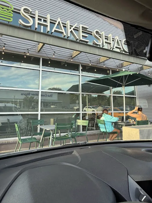 Shake Shack Livingston at the Circle Picture 4